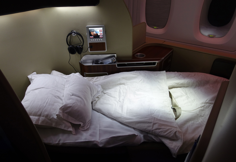 Qantas First Class Bed, A380 Revew