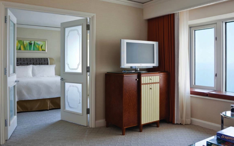 Top 12 Hotel Guaranteed Upgrade Offers-Four Seasons Chicago Suite Upgrade