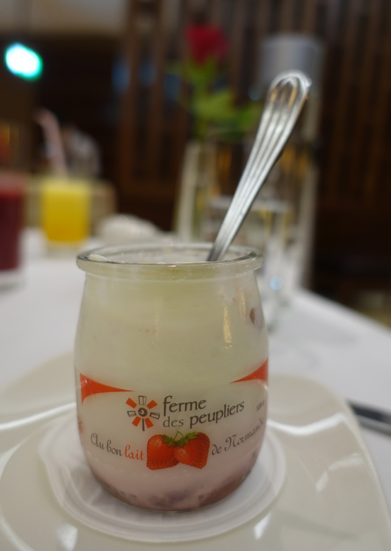 La Ferme des peupliers Yogurt, Emirates First Class Lounge DXB