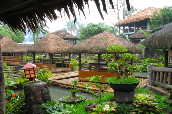 Kamayan sa Palaisdaan Restaurant, Tayabas, Quezon