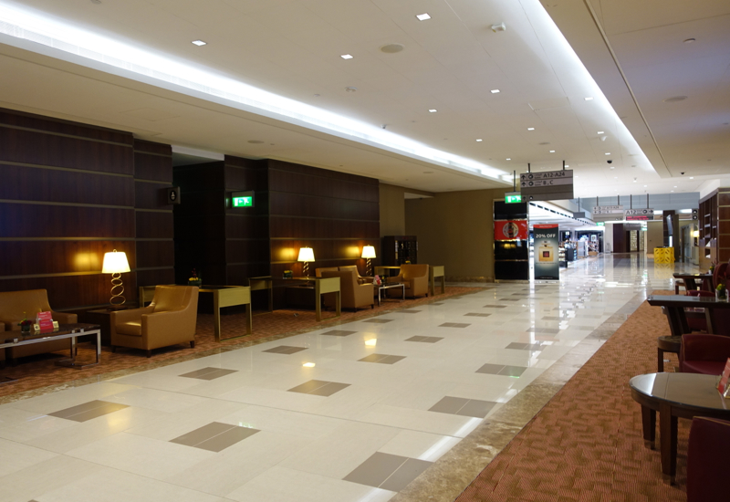 Review: Emirates First Class Lounge Dubai DXB