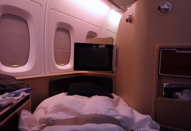 Review: Qantas First Class Bed on the A380