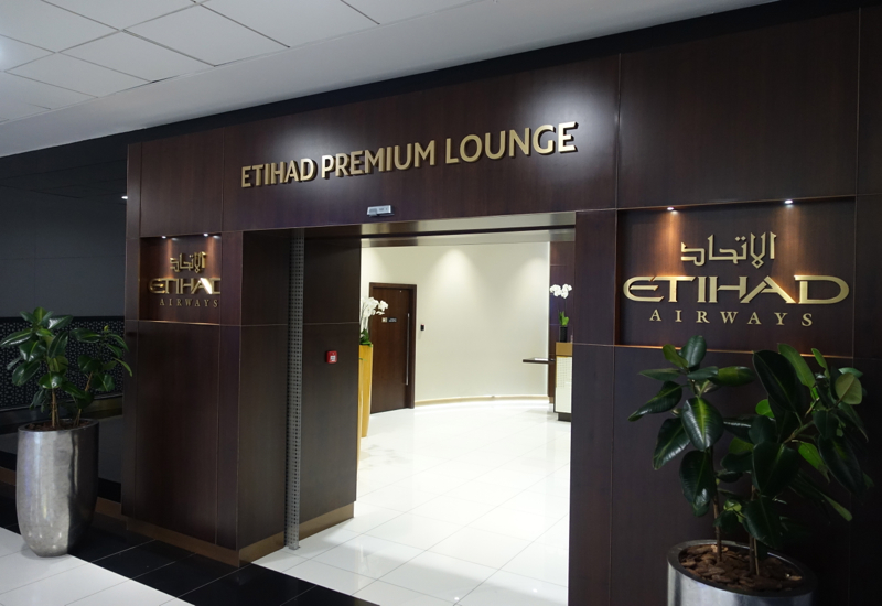 Review: Etihad Premium Lounge Abu Dhabi-Entrance