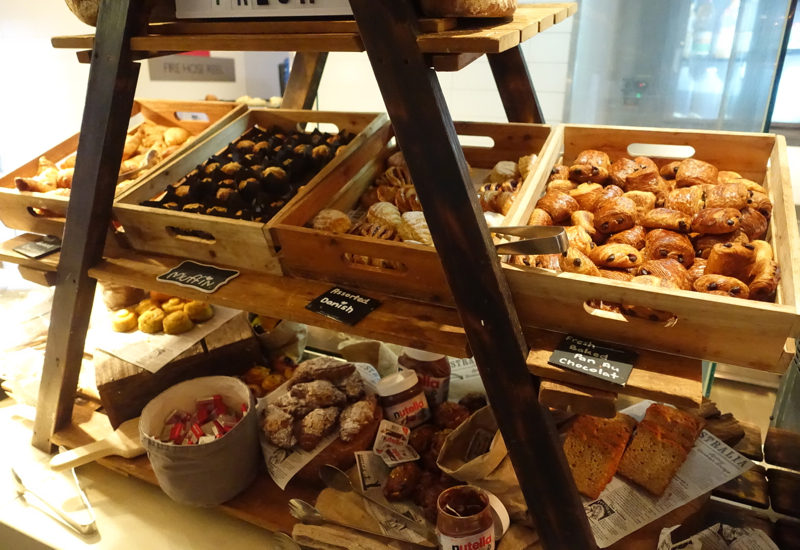 Cafe Mix Breakfast Pastries, Shangri-La Sydney Review