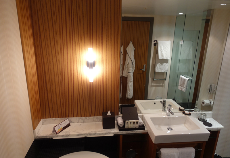 Review: Sofitel Auckland Superior Bathroom 