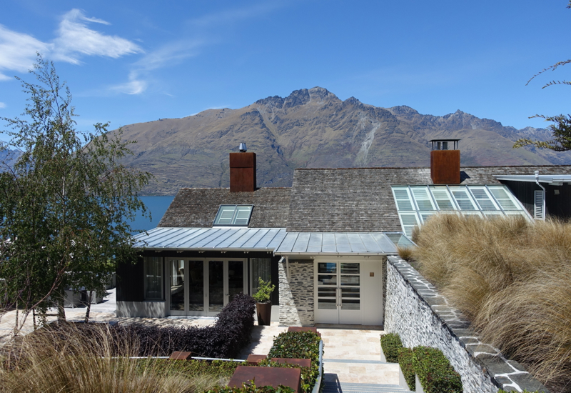 Entrance to Matakauri Lodge 