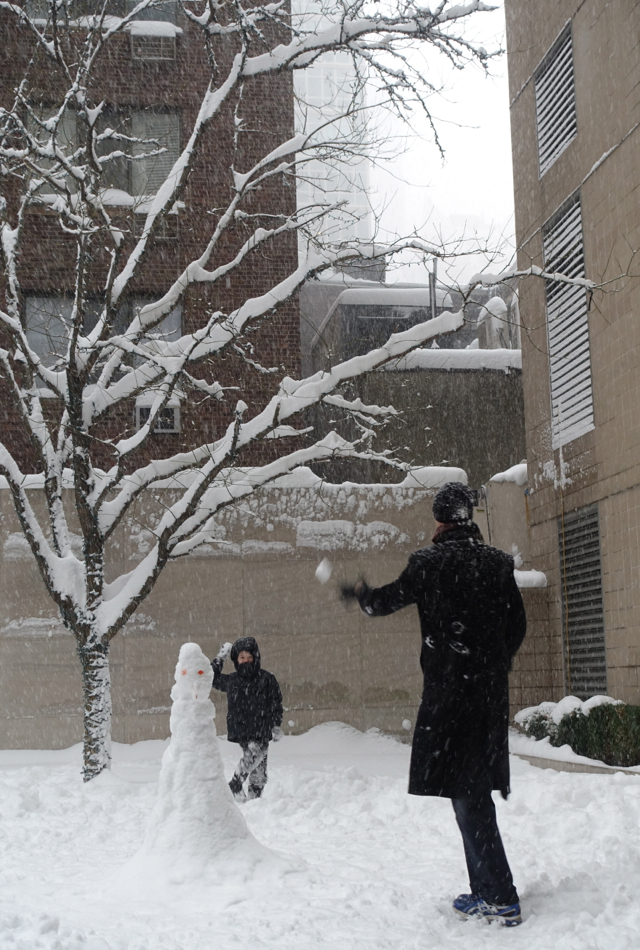 Winter Storm Jonas in NYC-Snowball Fight