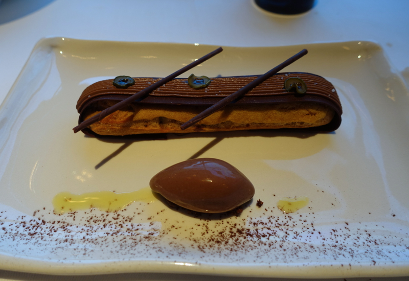 Valrhona Chocolate Eclair, Park Hyatt Sydney Review