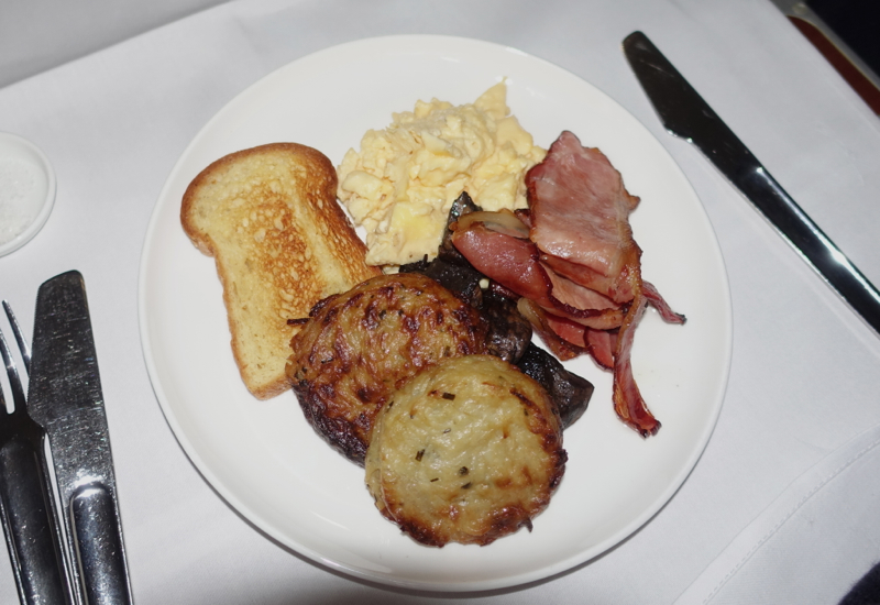 Scrambled Eggs, Bacon and Hash Browns, Qantas First Class Review