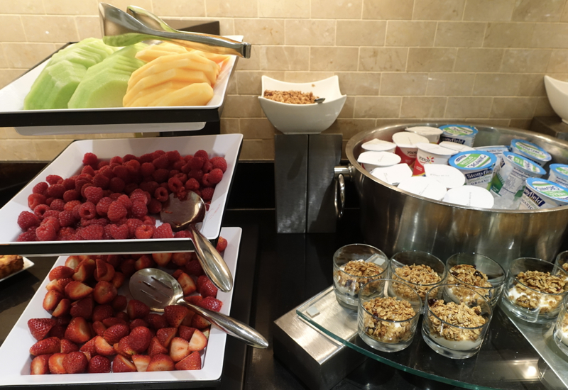 Fresh Fruit and Berries, Fairmont Gold Level Club Lounge Breakfast Review