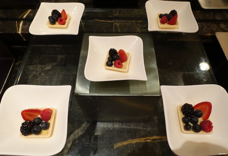 Berry Tarts, Club Lounge Ritz-Carlton Boston Common Review