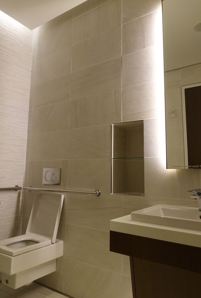 Shower Room, Etihad Lounge New York JFK Review
