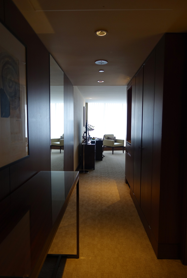 Entrance to Executive Room, Shangri-La Toronto Review