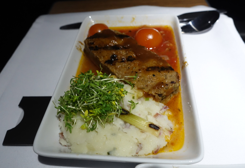 Wagyu Meatloaf and Mashed Potatoes, American A321 Business Class Review