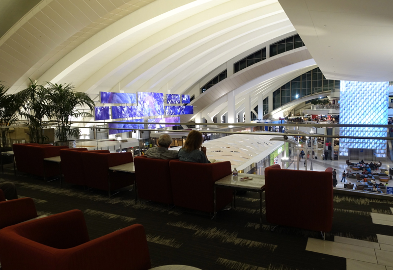 Review: Los Angeles International Lounge LAX TBIT