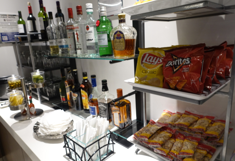 Bar and Snacks, Los Angeles International Lounge LAX Review