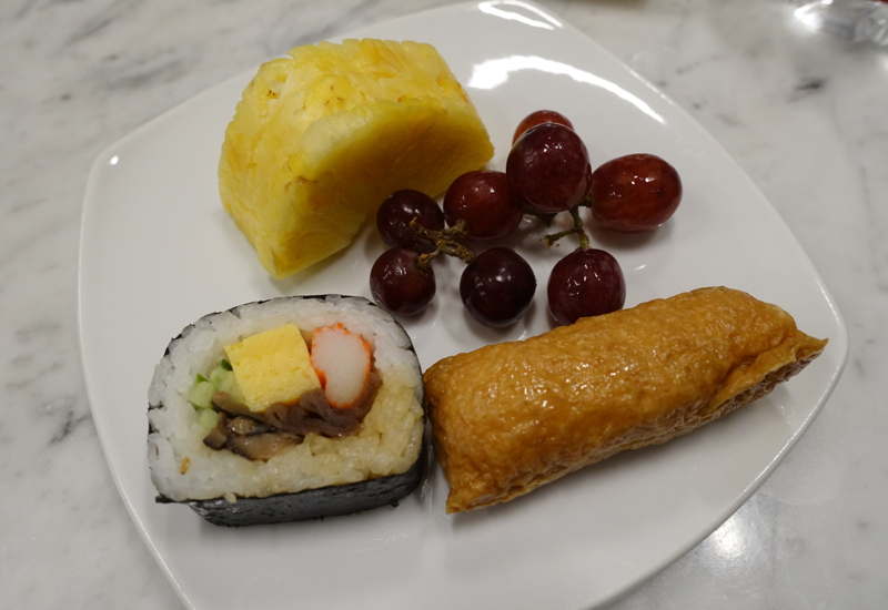 Sushi and Fruit Before Air Tahiti Nui Flight, LAX International Lounge Review