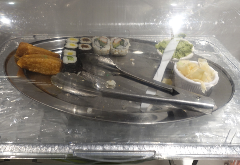 Sushi, Los Angeles International Lounge Review LAX