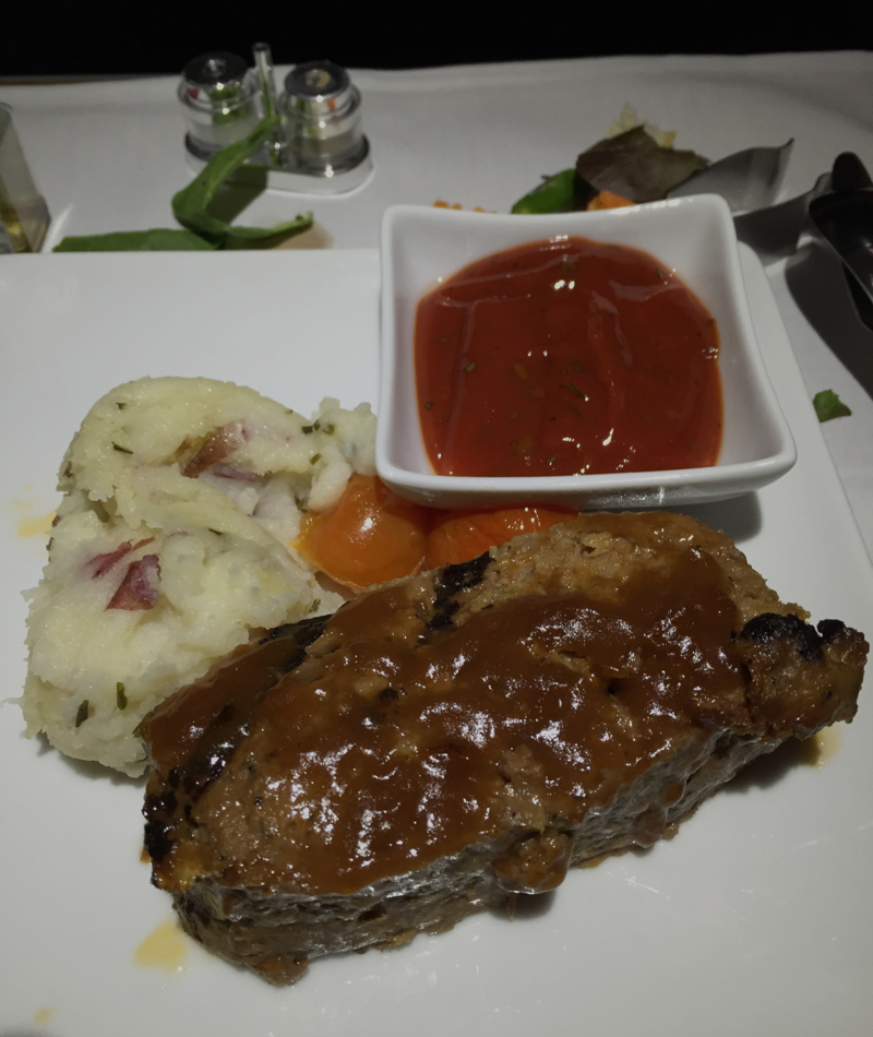 American A321 First Class Review JFK-LAX: Wagyu Meatloaf