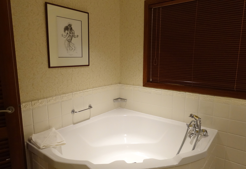 Jacuzzi Tub, InterContinental Tahiti Panoramic Room Bathroom Review