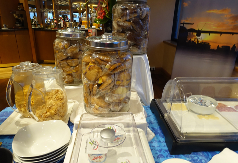 Breakfast Buffet, Papeete Business Class Lounge Review