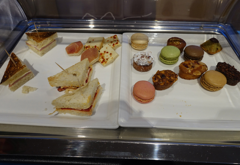 Sandwiches and Macarons, Papeete Business Class Lounge Review