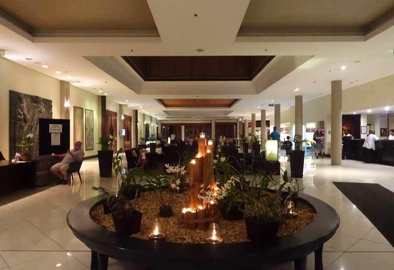 Sofitel Fiji Review: Lobby Lounge