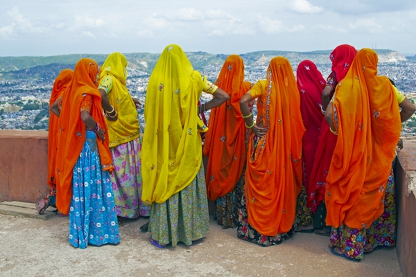 Women in saris, Tiger Fort, Jaipur, India
