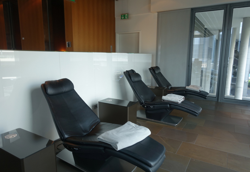 Lufthansa First Class Terminal: Relaxation Chairs