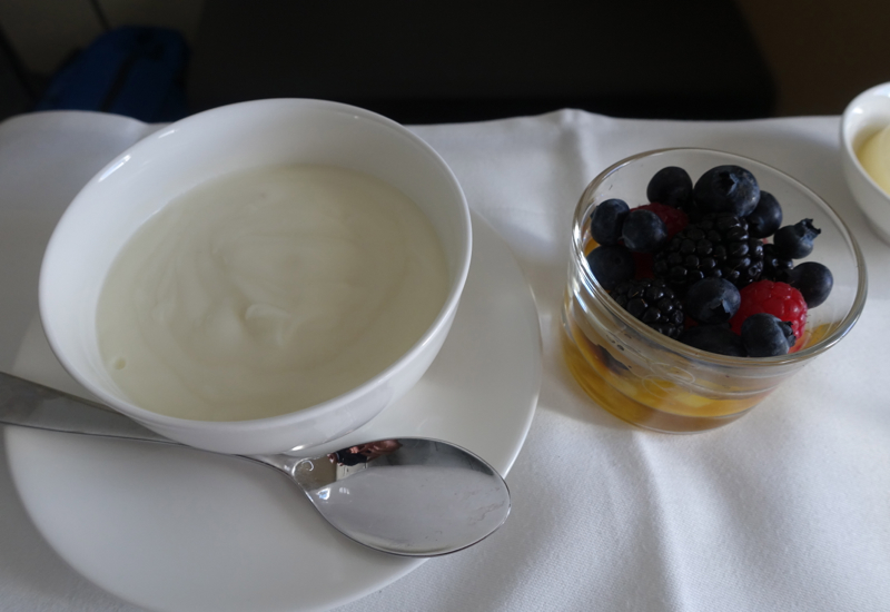 Yogurt and Berries, Lufthansa First Class Breakfast Review, 747-8