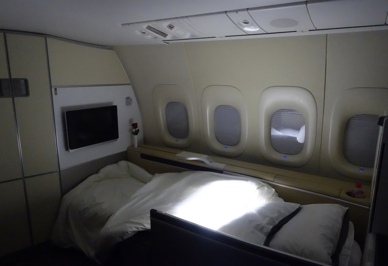 Lufthansa First Class Bed After Turndown Service, 747-8 Review