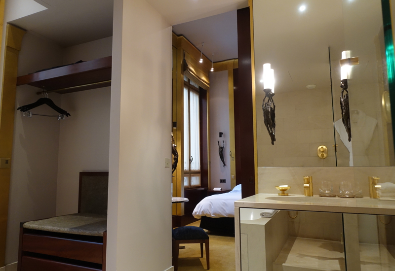 Park Hyatt Paris-Vendome Review-Park Room Bathroom