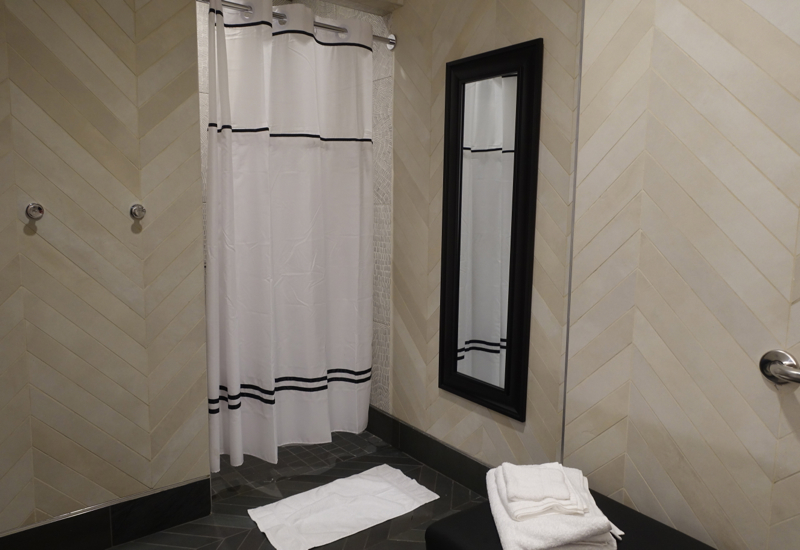 Shower Room, AMEX Centurion Lounge Houston Review