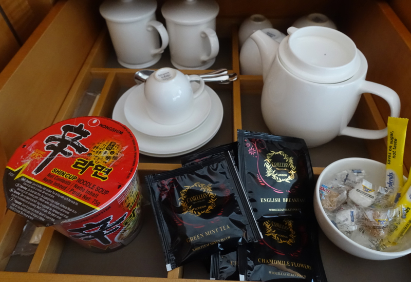 Teapot and Tea Cups with Covers, Shangri-La at The Shard London Review