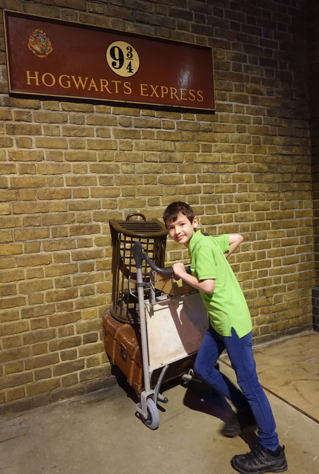 Time to Get the Hogwarts Express at Platform 9 3/4