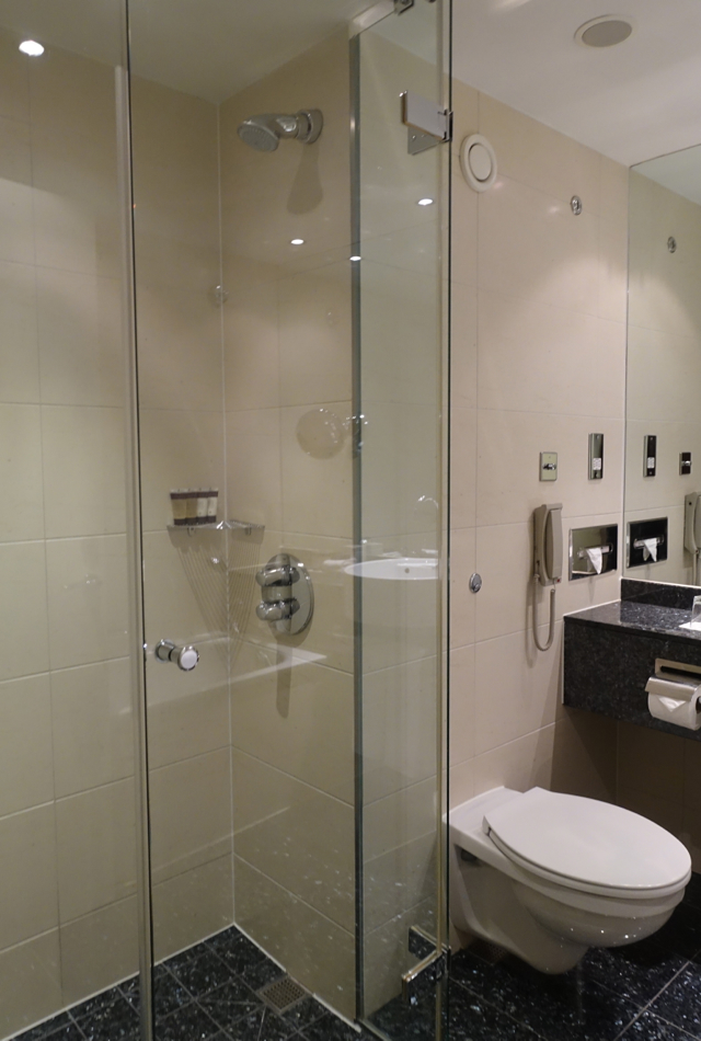 Classic Room Shower, Sofitel London Heathrow Review