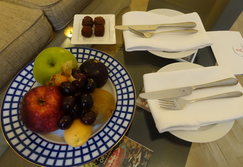 Fresh Fruit and Chocolate Welcome Amenity, Hotel Astoria St. Petersburg Review