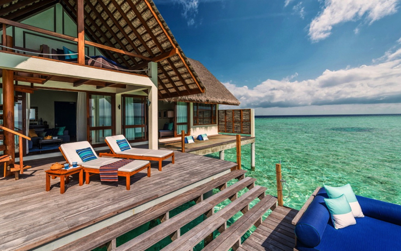 Four Seasons Maldives at Landaa Giraavaru: 4th Night Free