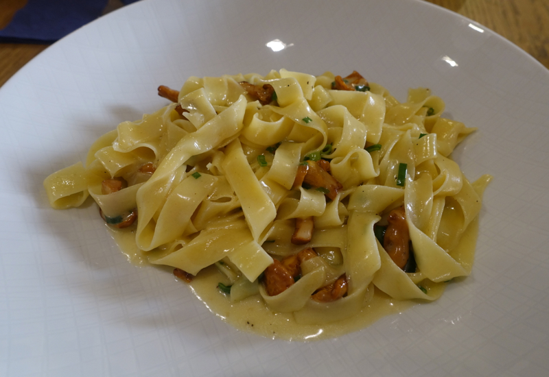 Pasta with Chanterelles, Duo Gastrobar Review, St. Petersburg