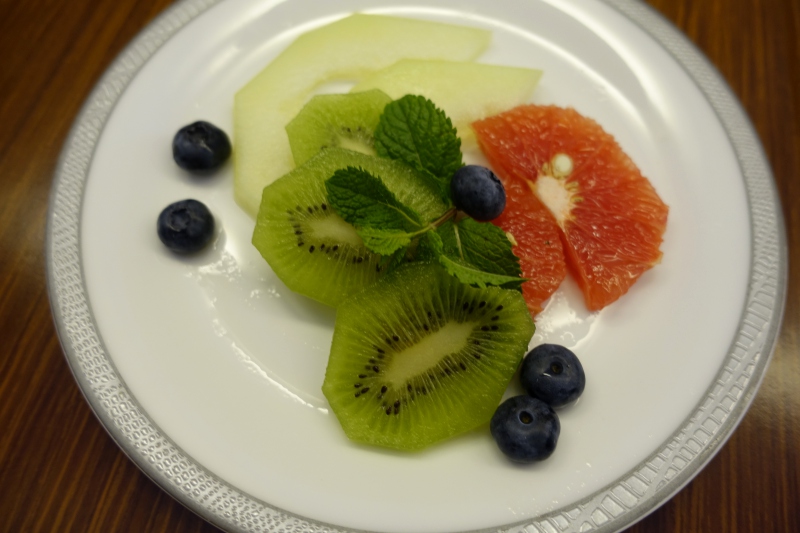 Fruit Plate, Singapore Airlines First Class Review, 777