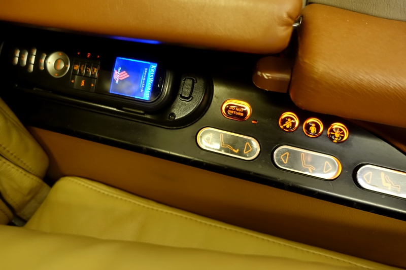 Singapore Airlines First Class Review-Seat Controls