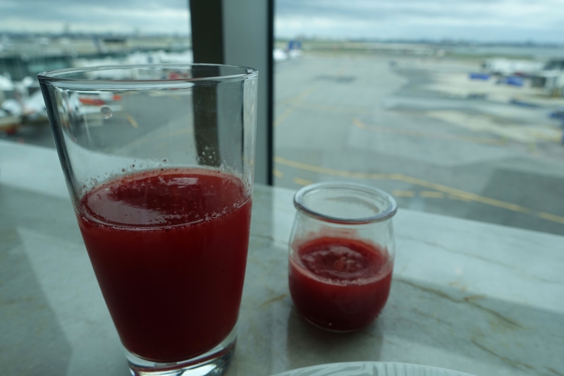 Smoothie and Agua Fresca, The Centurion Lounge New York LGA Review