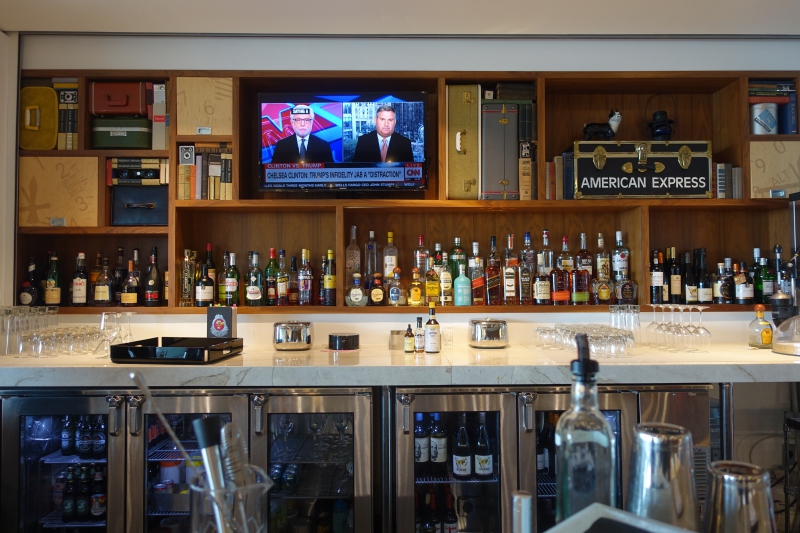 Bar at The Centurion Lounge New York LaGuardia Review
