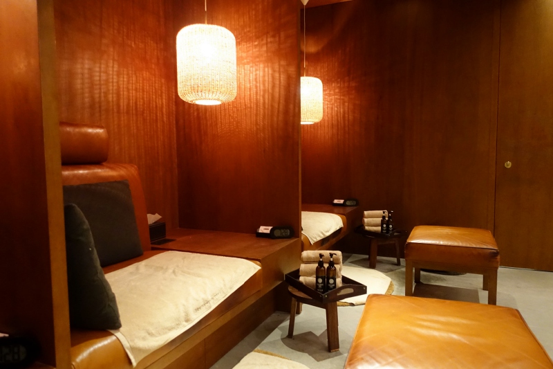 The Retreat Spa, Cathay The Pier First Class Lounge Review HKG