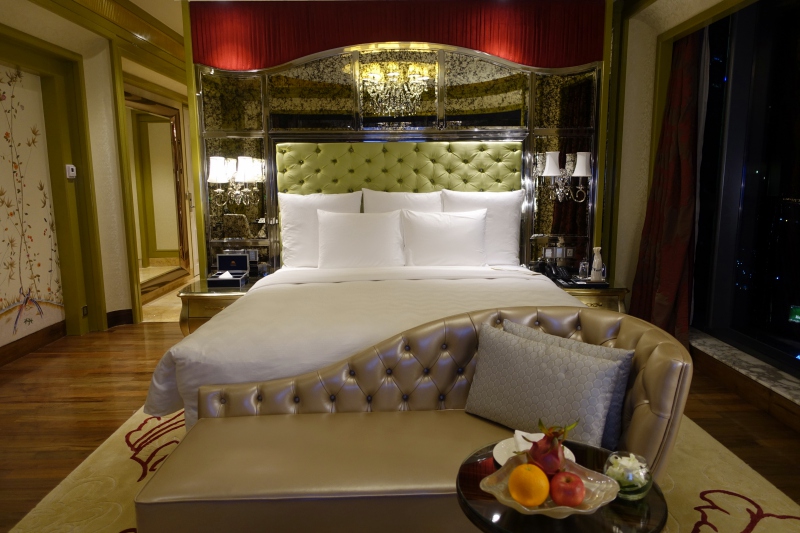 King Bed, Panorama Deluxe Room, The Reverie Saigon Review