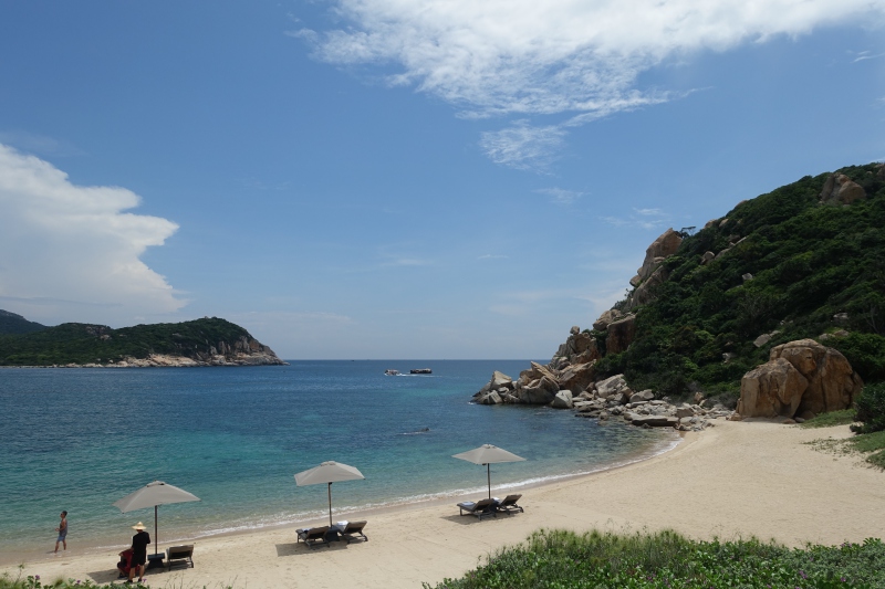 Amanoi Beach Loungers and Umbrellas