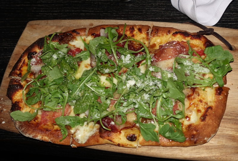 White Pizza, Black Barn NYC Restaurant Review