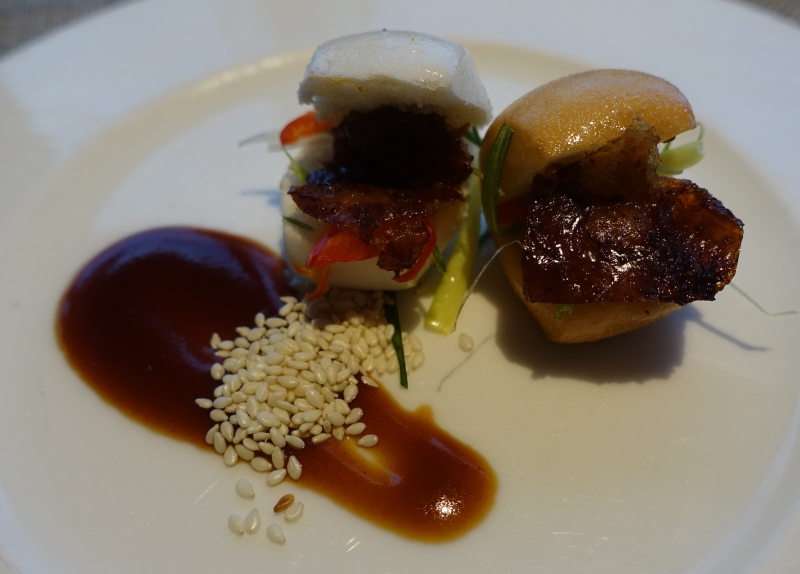 Peking Duck Buns, Ritz-Carlton Hong Kong Club Lounge Review