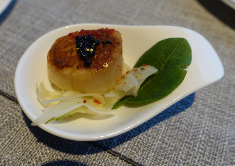 Scallop, The Ritz-Carlton Hong Kong Club Lounge Review