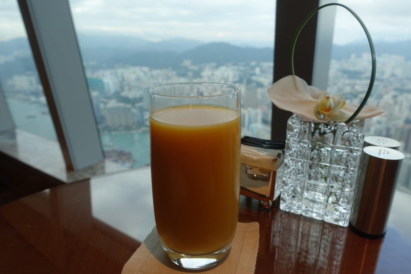 Mango Juice, Ritz-Carlton Hong Kong Club Lounge Review